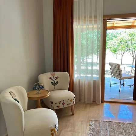 Kybele Garden Bed and breakfast